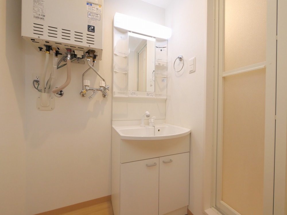 洗面設備　シャワードレッサー付きです！