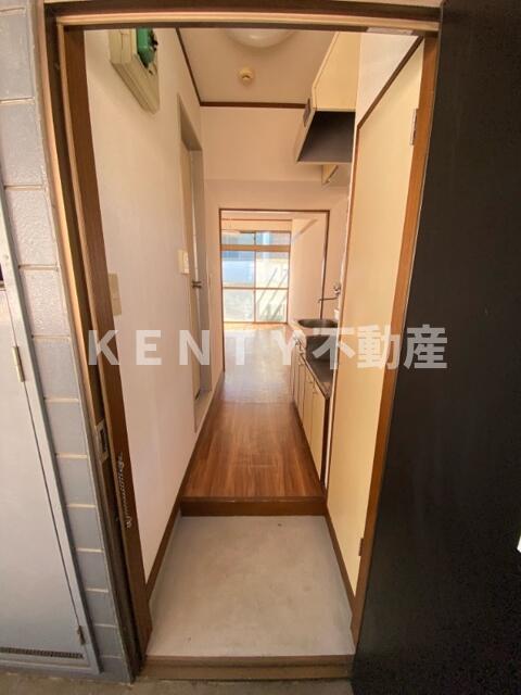 玄関　※他部屋写真使用