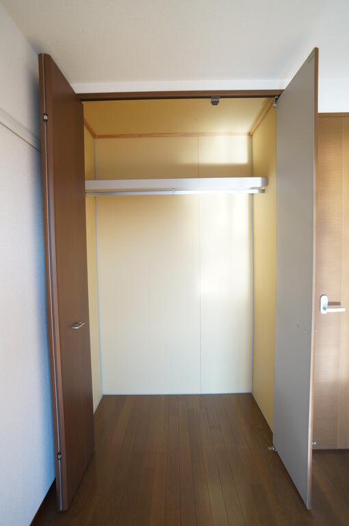 収納　西側洋室6帖収納