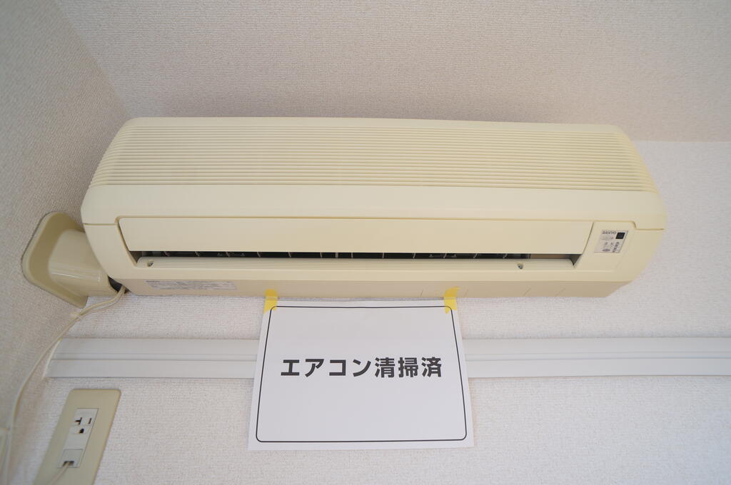その他設備　西側洋室6帖エアコン