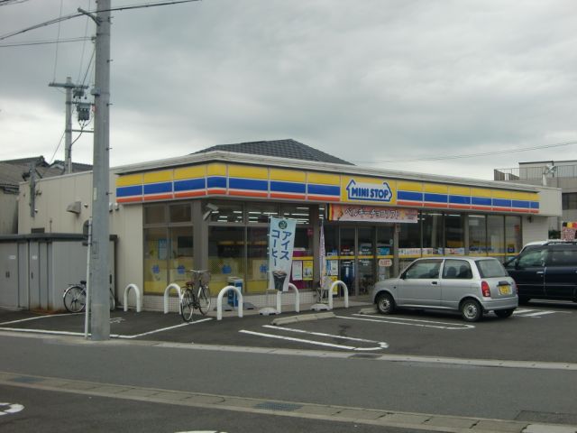 コンビニ　ミニストップ（コンビニ）まで430m