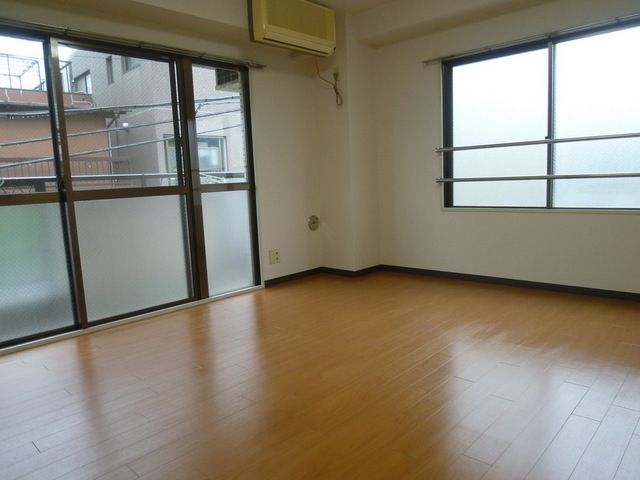 居室・リビング　★洋室８．４帖★