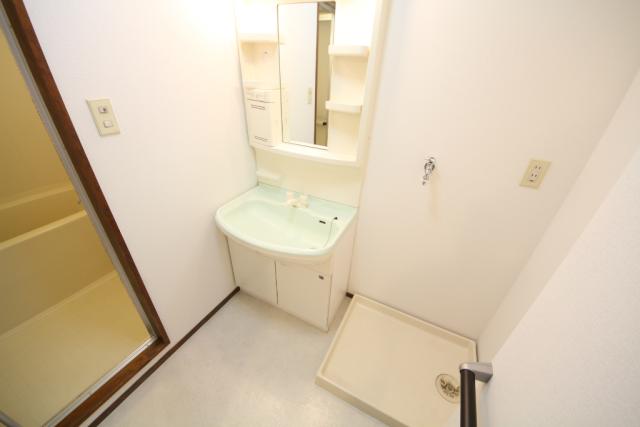 洗面設備　※同タイプ部屋の写真です。