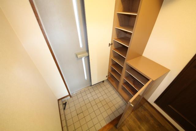 玄関　※同タイプ部屋の写真です。