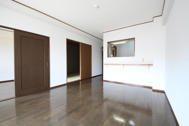 居室・リビング　※同タイプ部屋の写真です。