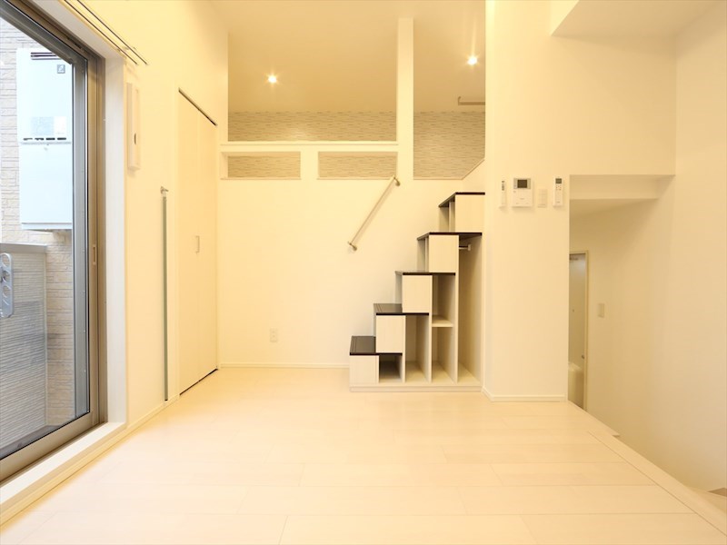 居室・リビング　洋室6帖　ロフト5.2帖（収納にも寝室にも使えます）