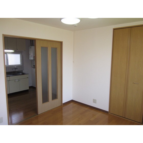 居室・リビング　洋室（7帖）の様子