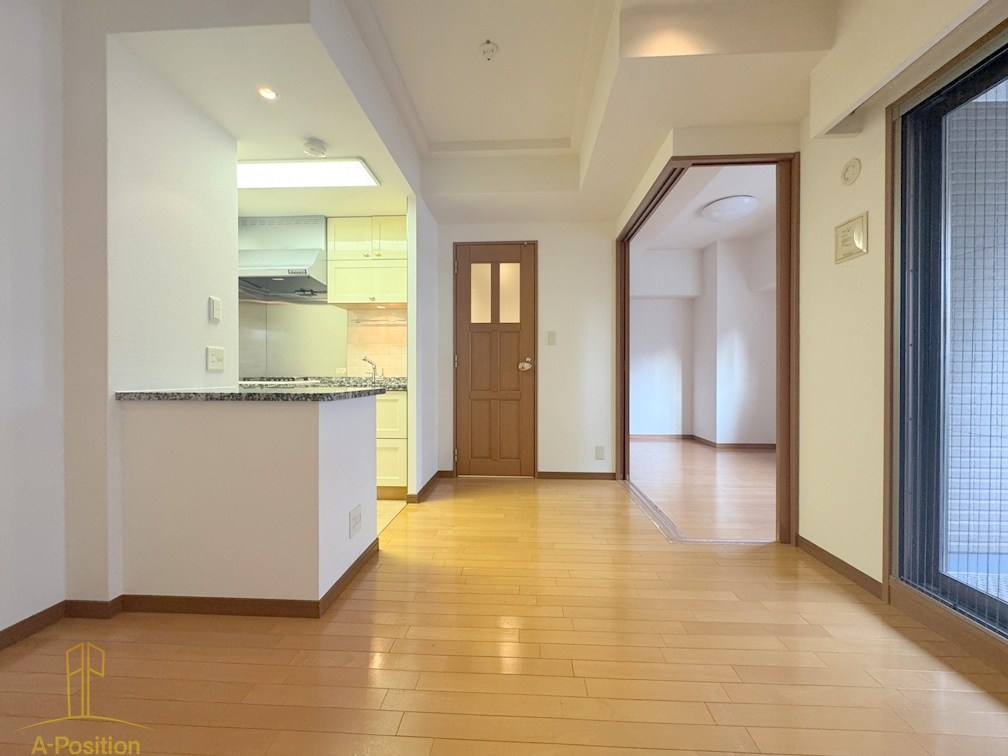 居室・リビング　エステムプラザ梅田中崎町II