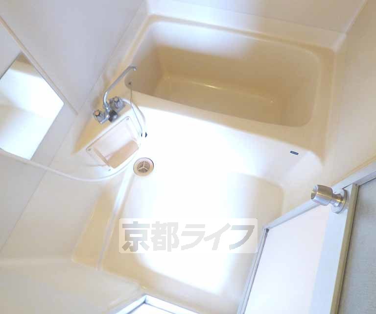 バス・シャワールーム　バスルームです。