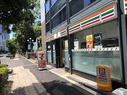 コンビニ　セブンイレブン 大阪靭公園東店（コンビニ）まで672m