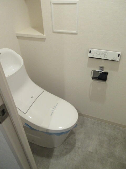 トイレ　温水洗浄暖房便座