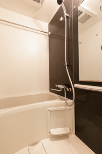 バス・シャワールーム　※別部屋の参考写真です。