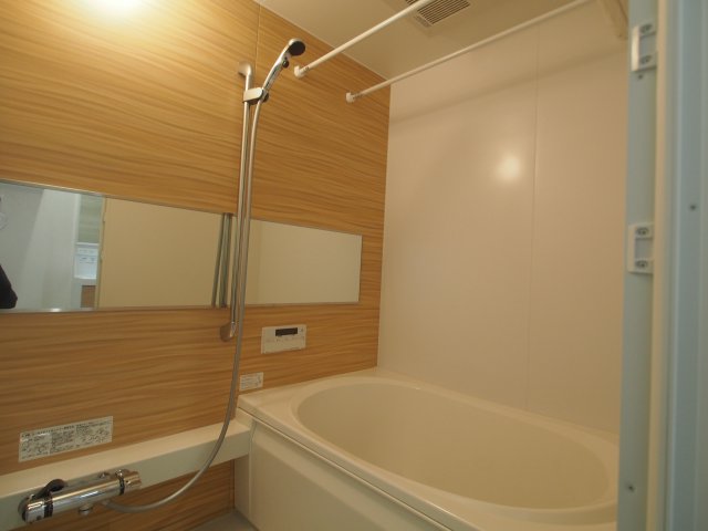 バス・シャワールーム　ゆったり過ごせるお風呂です