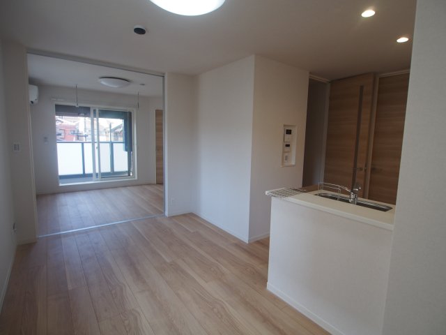 居室・リビング　こちらのリビングで趣味の時間をお楽しみください