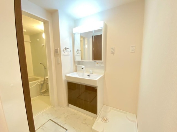 洗面設備　※参考写真　同建築メーカー施工の同間取完成他物件のものです。