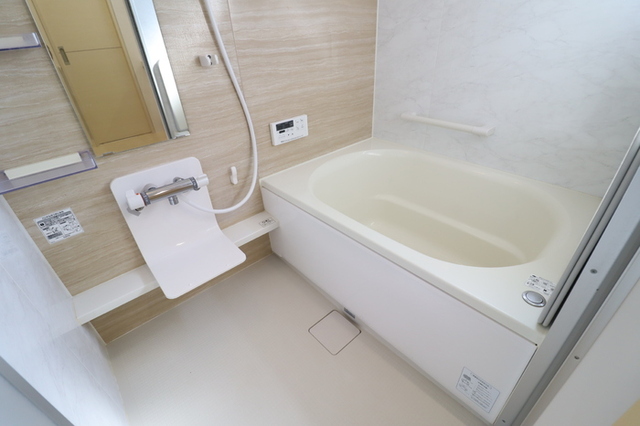 バス・シャワールーム　追い焚き給湯