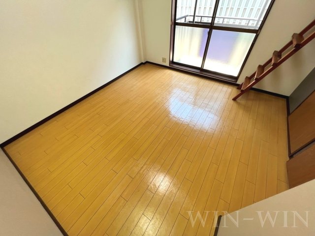 居室・リビング　イメージ（同建物内別部屋の写真です）
