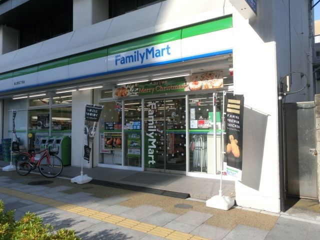 コンビニ　ファミリーマート（コンビニ）まで150m