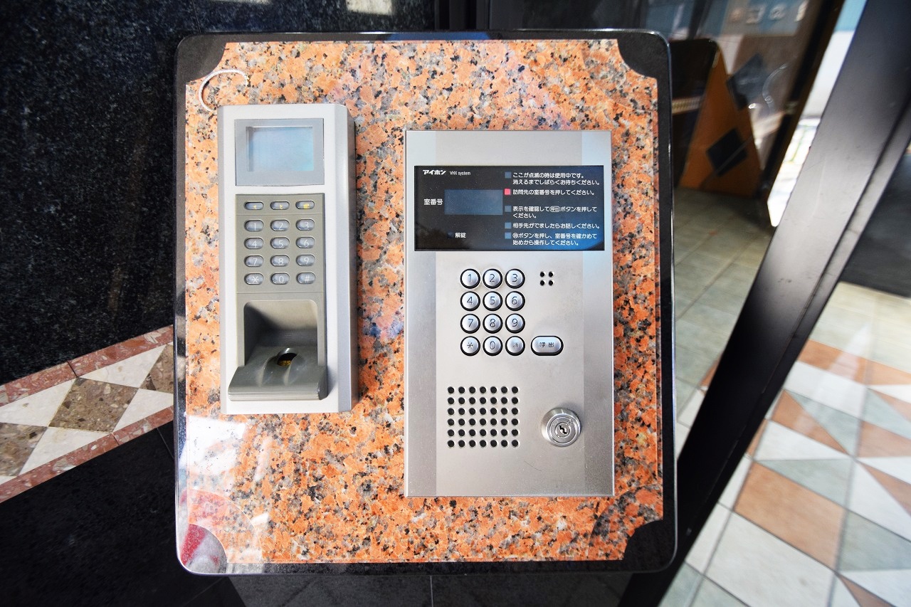 エントランス　もちろんオートロックでセキュリティ完備！！