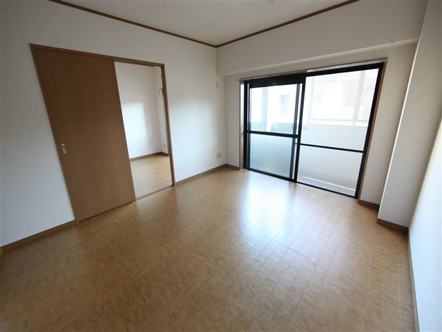 バルコニー　ＬＤＫ12帖　２ＷＡＹバルコニー　南向き