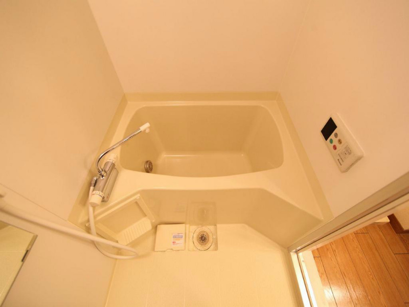 バス・シャワールーム　追い焚き機能付お風呂