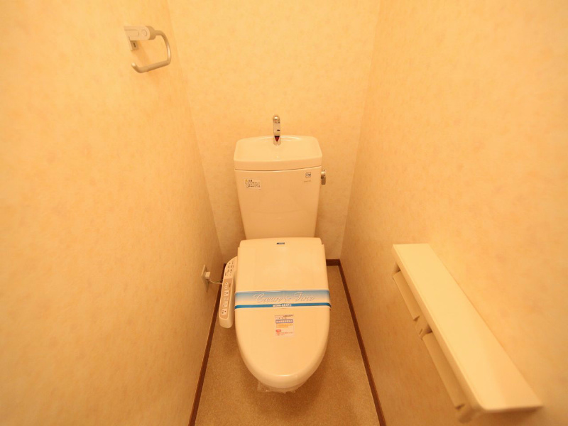 トイレ　洋式トイレ（温水洗浄便座付）