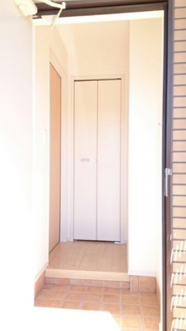 玄関　収納もある玄関です