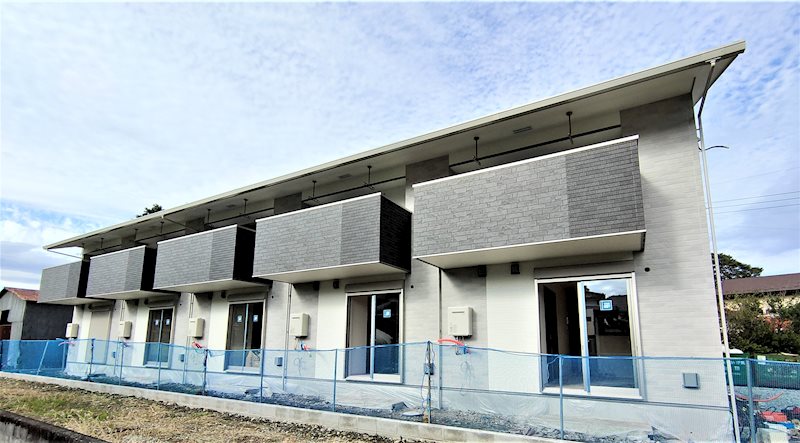 建物外観　上下の音が気にならないメゾネットタイプ物件です。