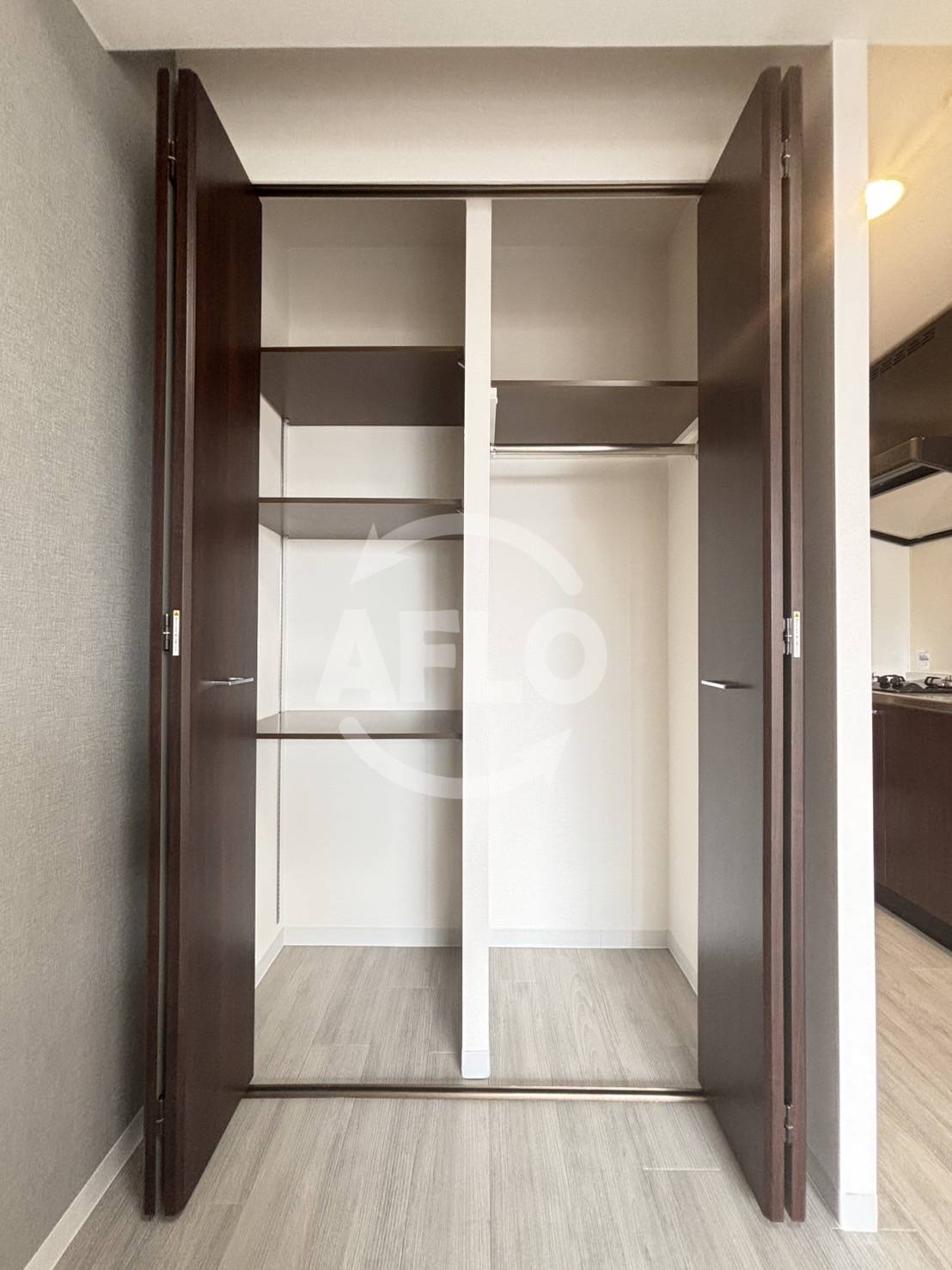 収納　アーバネックス西長堀　クローゼット