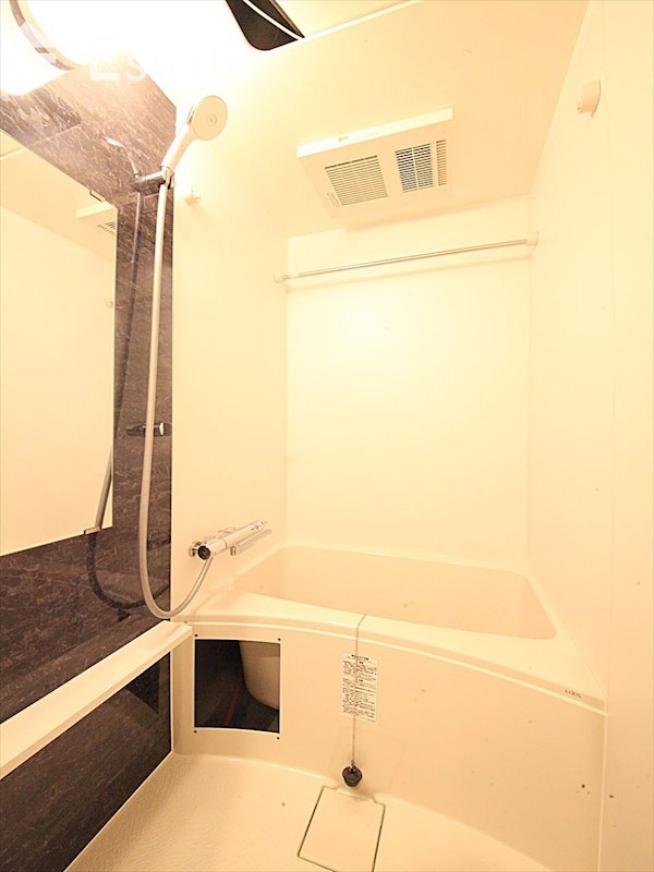 バス・シャワールーム　バスルーム