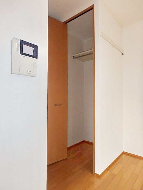 居室・リビング　★収納スペースあり★