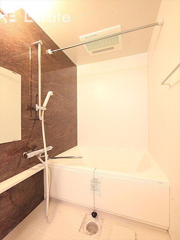 バス・シャワールーム　バスルーム