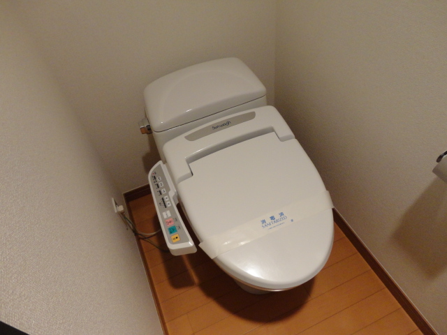 トイレ　別号室の参考写真です。