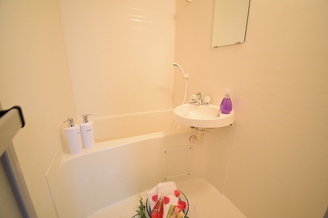 バス・シャワールーム　（家具、小物は参考商品です）