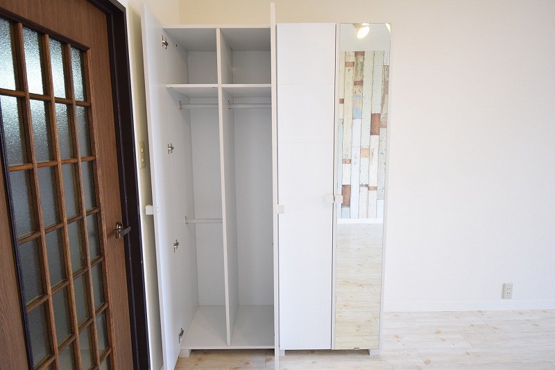 収納　ミラー付き収納