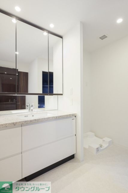 洗面設備　※写真は同タイプ住戸です。