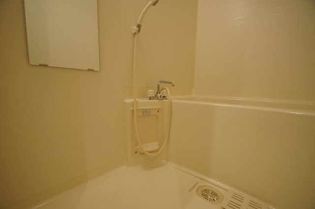 バス・シャワールーム　「バス・トイレ別です」