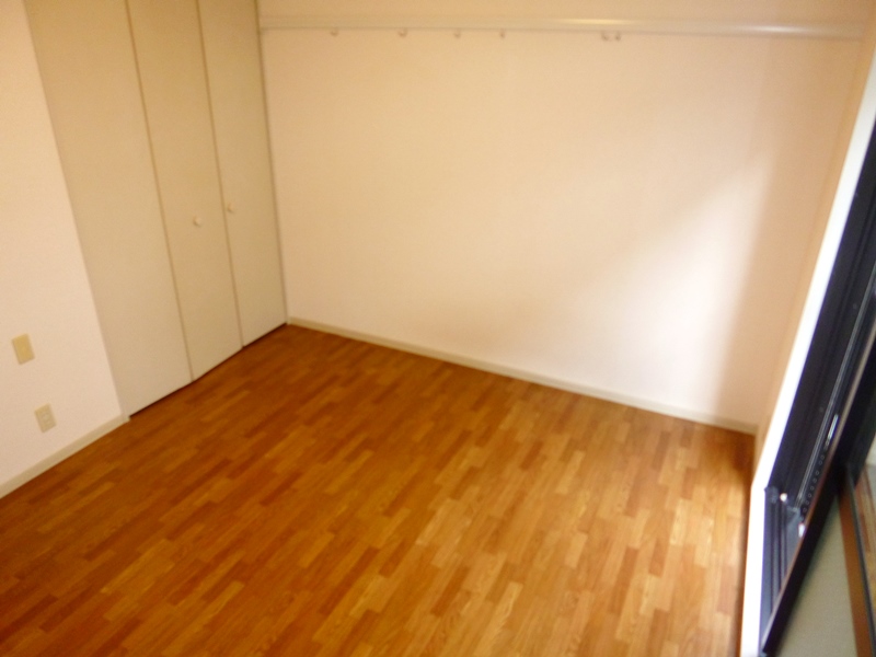 居室・リビング　南向きで日当たり良好なリビングです。