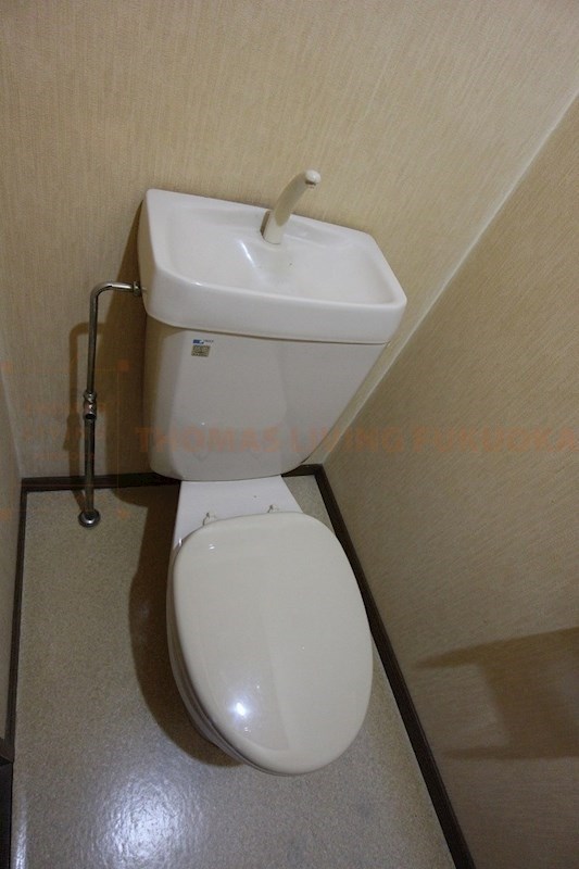 トイレ　温水洗浄便座設置可能です。