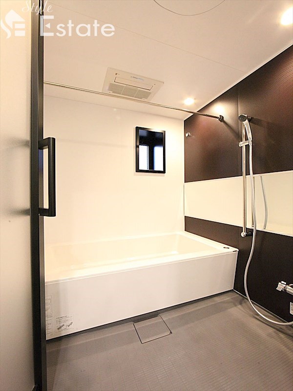 バス・シャワールーム　バスルーム