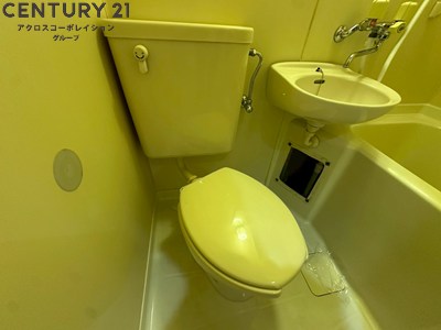 トイレ　お風呂トイレ別同室です
