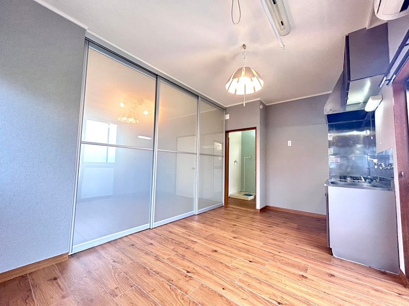 居室・リビング　別号室参考写真