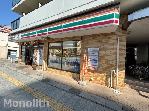 コンビニ　セブンイレブン泉佐野日根野駅前店（コンビニ）まで722m