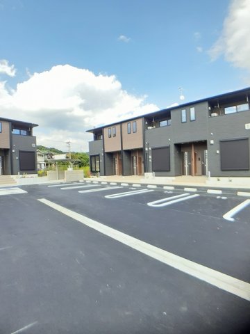 駐車場　車をお持ちの方に嬉しい駐車場付きの物件です