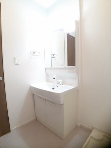 洗面設備　使いやすい洗面所です