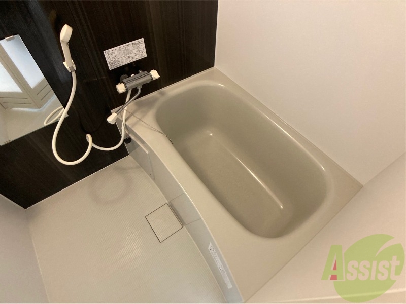 バス・シャワールーム　お風呂になります。一日の疲れを癒してくださいね。