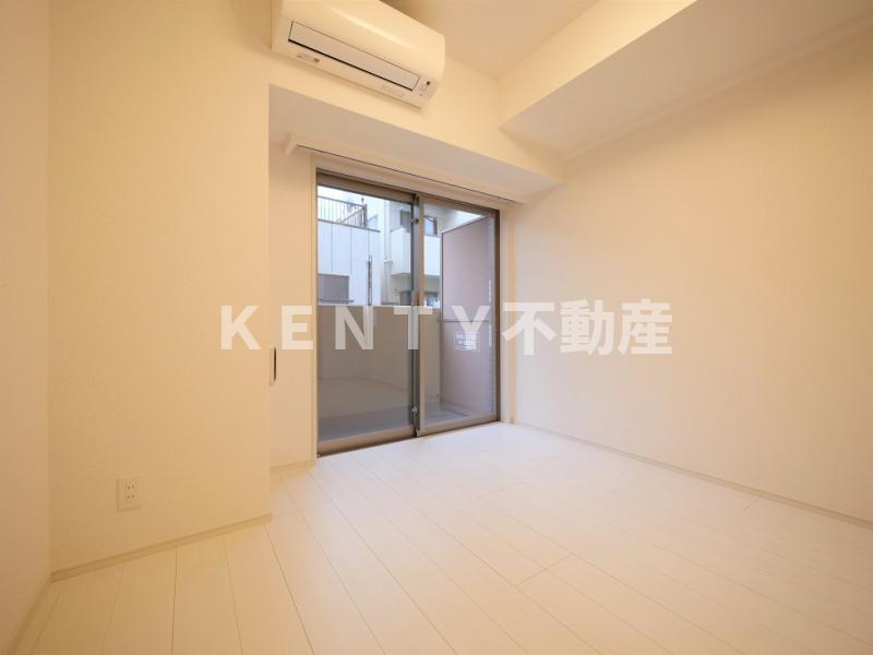 居室・リビング　こちらの居間で趣味の時間をお楽しみください