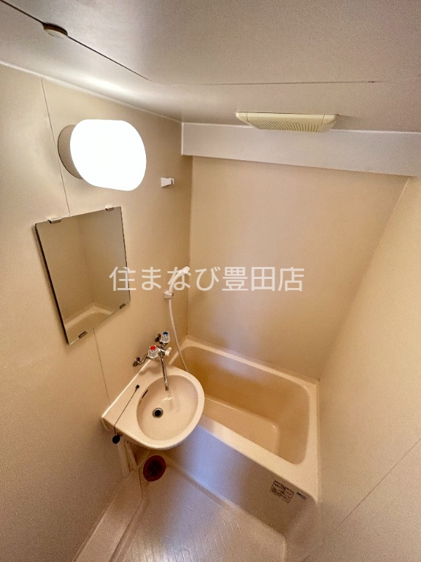 バス・シャワールーム　同型別部屋写真