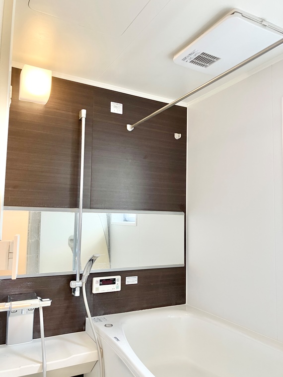 バス・シャワールーム　ゆったり過ごせるお風呂です