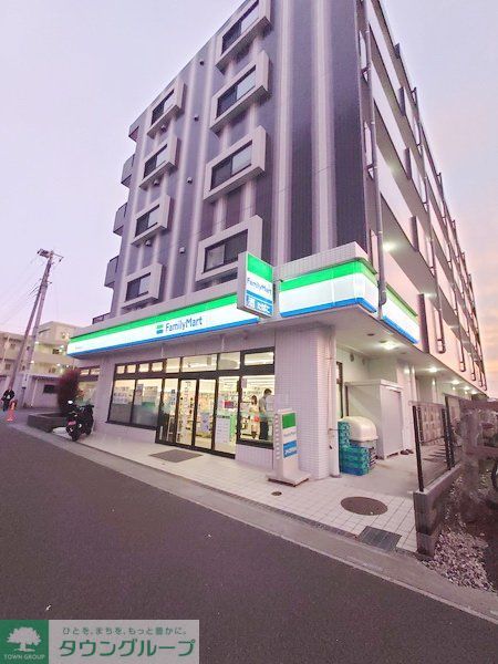 コンビニ　ファミリーマート 西大宮駅南口店（コンビニ）まで710m